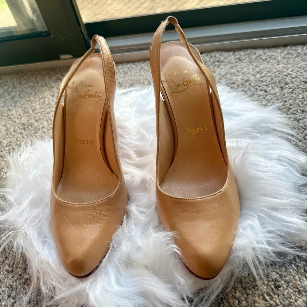 Christian Louboutin Tan Patent Leather Heels 38.5